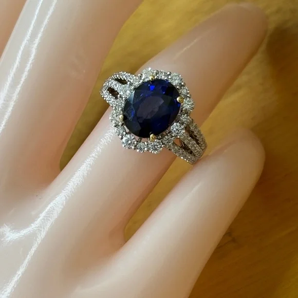 18kt White Gold 4.7 TCW Lab Grown Sapphire and Natural Diamond Ring Size 6.5 - Picture 1 of 12
